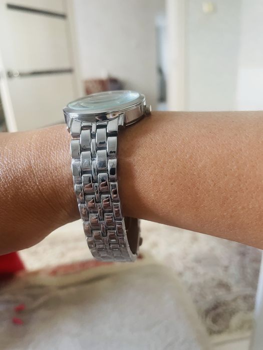 наручные часы срочно продам