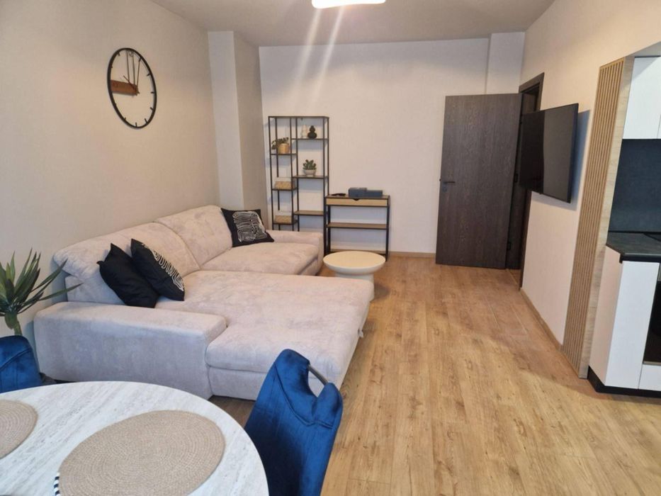 Дава се под наем Двустаен апартамент в Варна, Владислав Варненчик - 65 кв.м за 677.79 € - Снимка #1