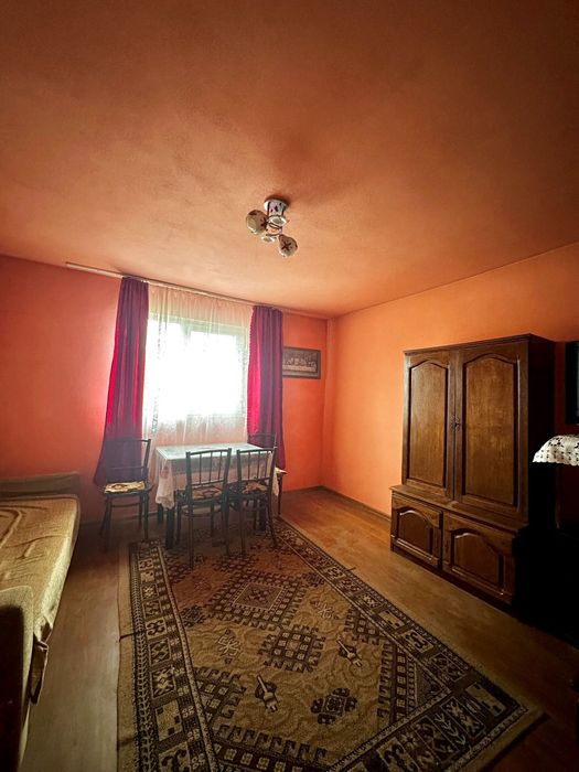 Casă de vânzare cu grădină în Lalaşinț