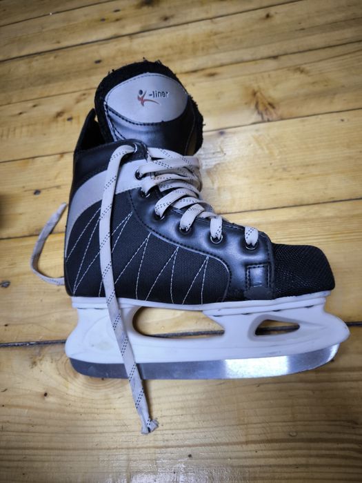 Продам хоккейные коньки