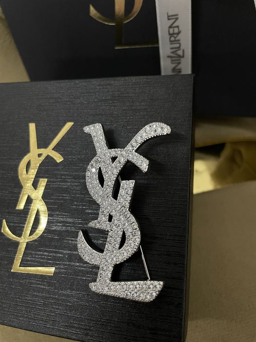 Brosa YSL cu strasuri