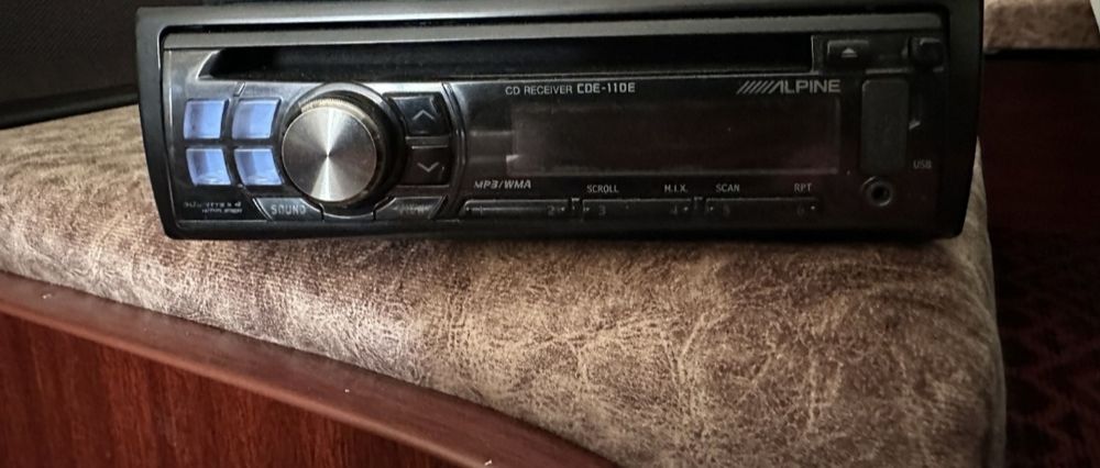 Автомагнитофон Alpine