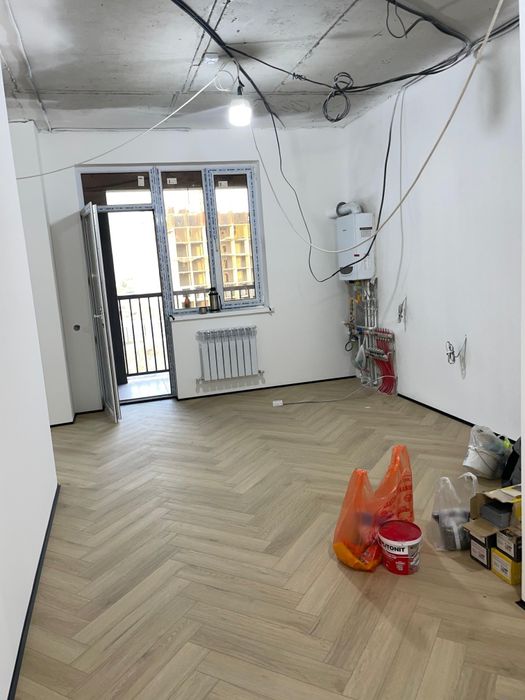 Укладка ламината,  кварцвинила, spc, наливной пол