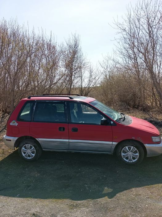 Продам автомобиль Mitsubishi Space Runner