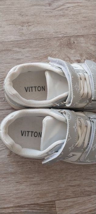 Детская обувь кросы