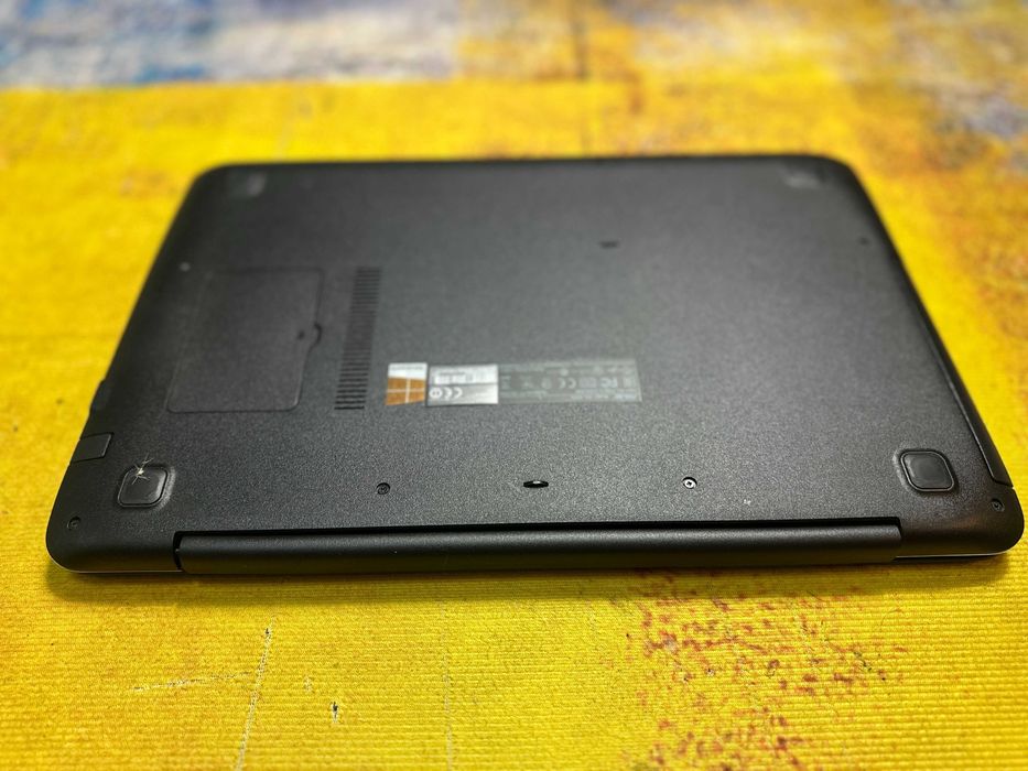 Laptop Asus A555l, i5 gen 4, ram 6 gb, 2 gb video - 399 lei