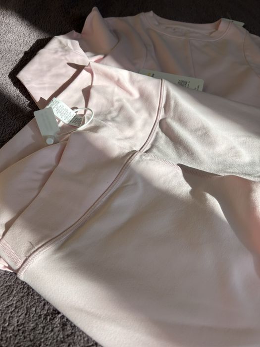 Дамски спортен екип в нежно розово