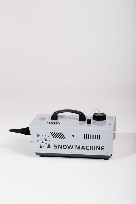 Професионална снегомашина + 5 л специален разтвор за сняг