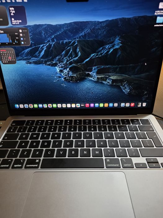 Macbook AIR  8GB RAM /512GB SSD