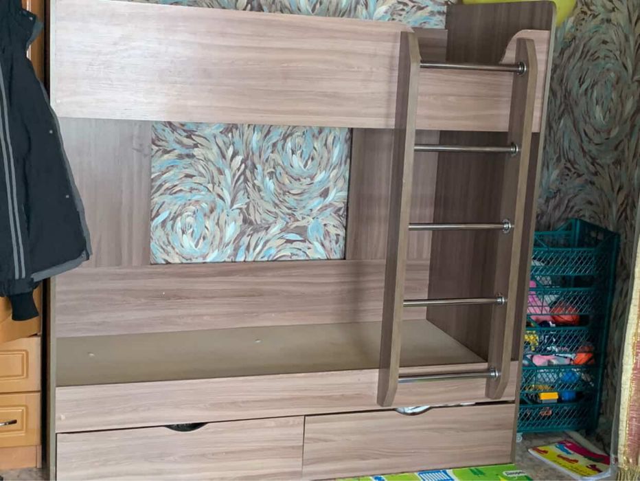 Двухярусная кровать