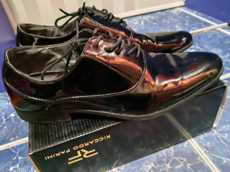 Мъжки лачени черни обувки