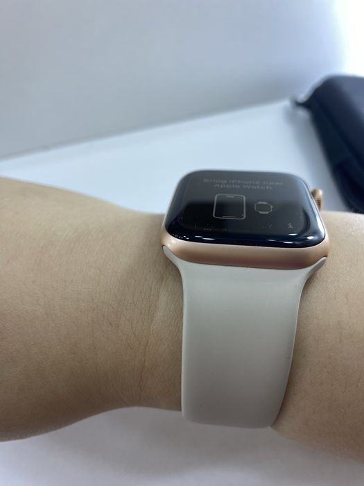Умные часы Apple Watch SE 44mm