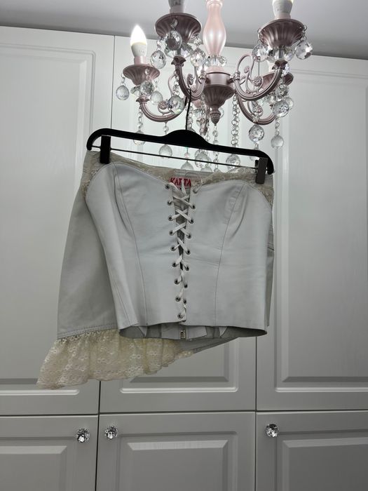 Vand costum alb din piele naturala