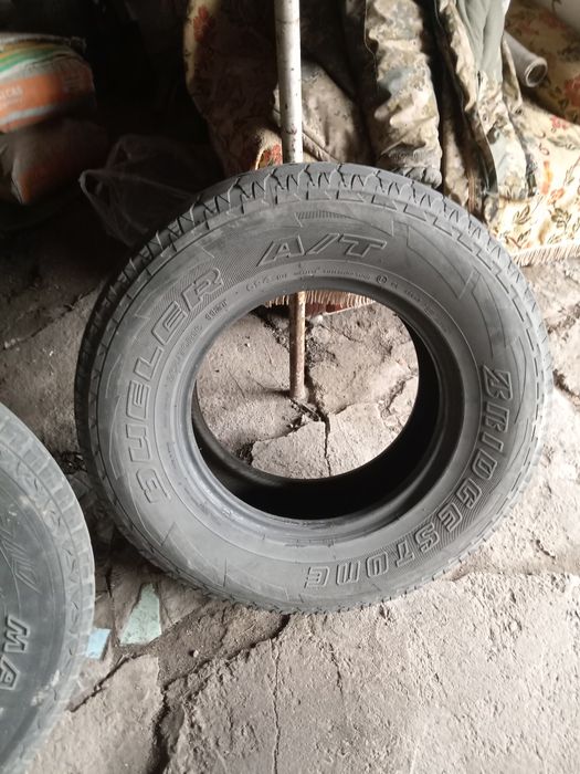 Продам б/у резину 265/70/16а/т