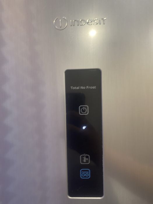 Продам холодильник InDesiT
