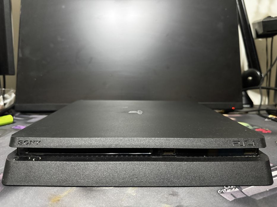 PS4 SLIM - 1TB - 3 Jocuri