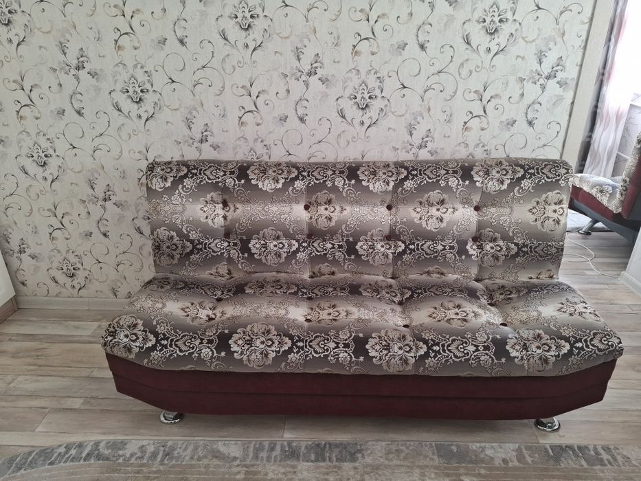 Продам уголок с креслами