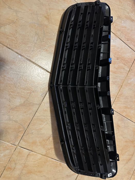 Решетка за мерцедес w211 черна
