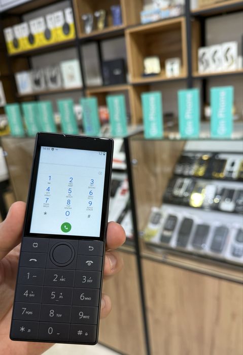 Qin F22  16г- 32 г Original 1 sim новый пачка