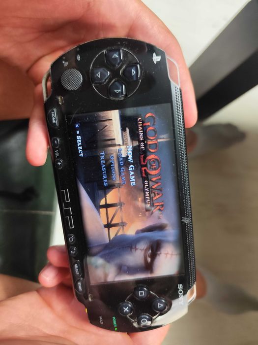PSP Sony 1004   , зарядно,7 игри.