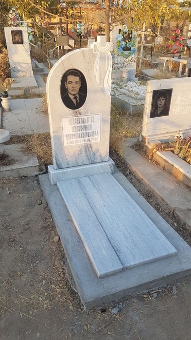 Надгробные памятники, производство и установка.