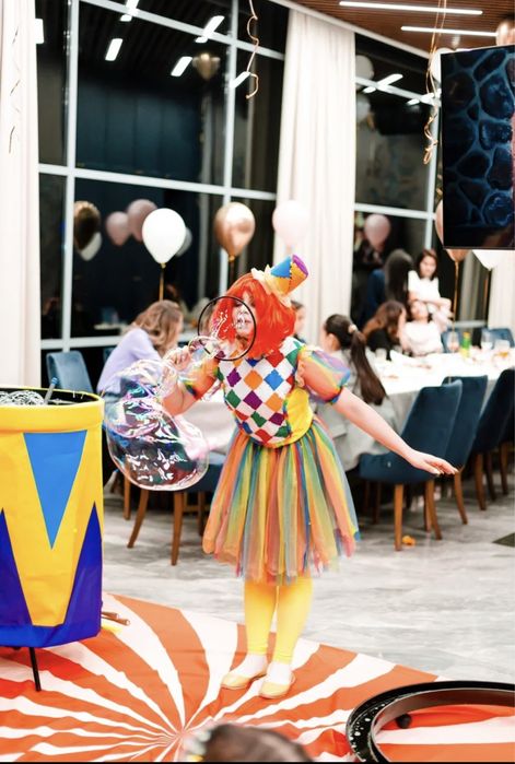 Аниматоры. Шоу пузырей. Клоун