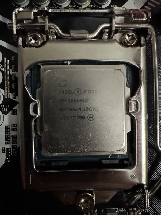Дънна платка AsRock Z490m Pro4 + Intel i5-10600KF + 16GB DDR4 (2x8GB)