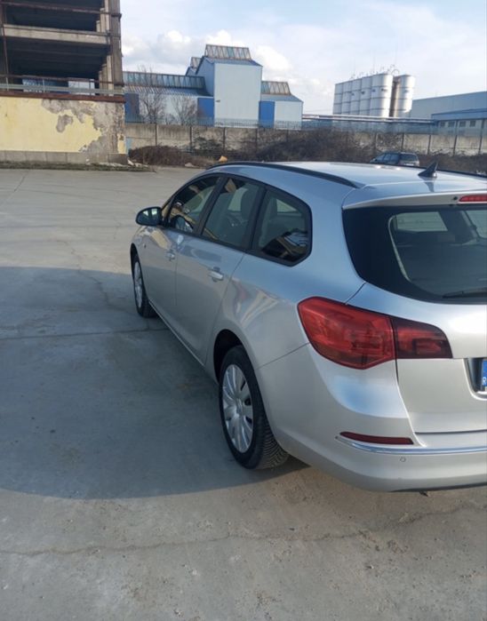Masina Opel Astra J