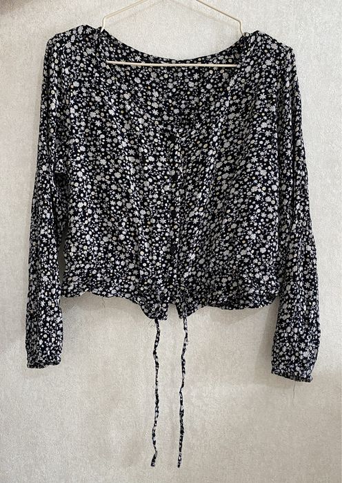 Разгрузка гардероба. 2000тг каждая.