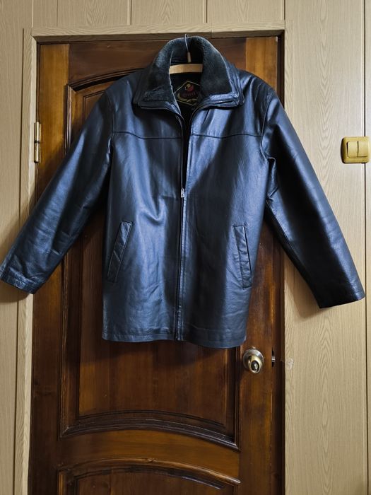 Чисто кожаная куртка.