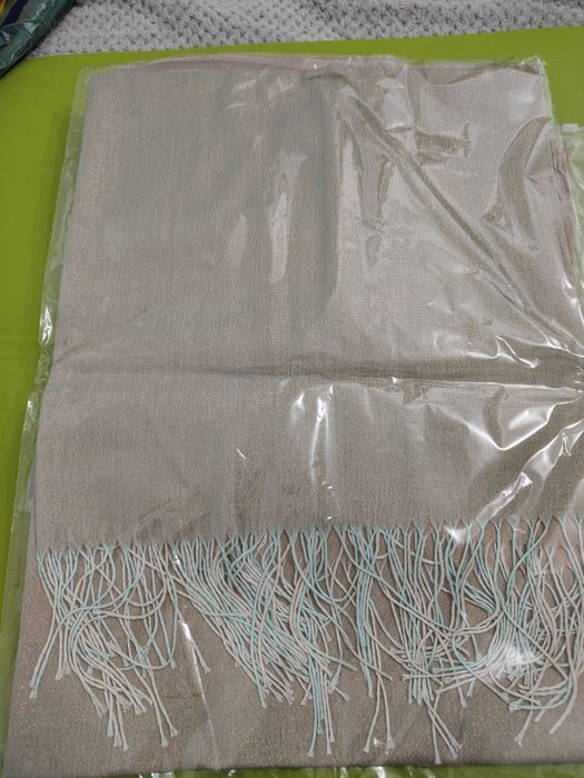 Продам новые шарфы и платки