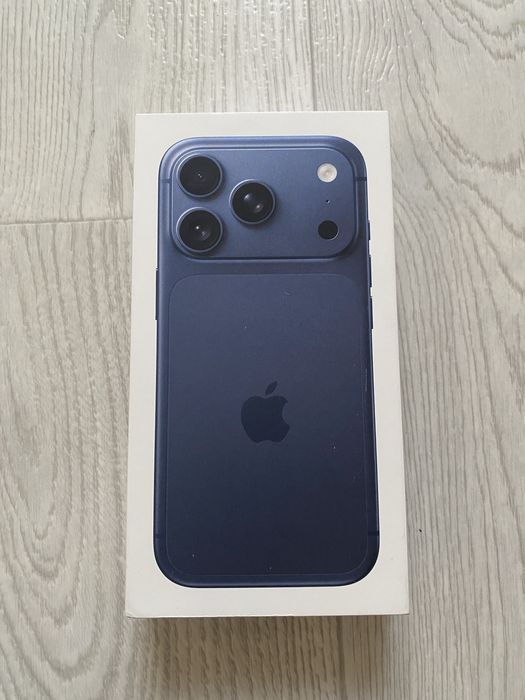 Iphone 17 pro blue