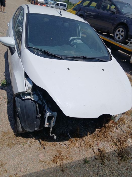 Форд фиеста    Forb Fiesta 1.4 бензин на части