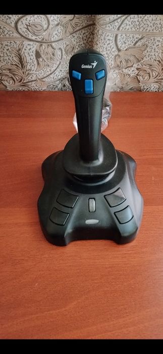 Genius MaxFighter F-17