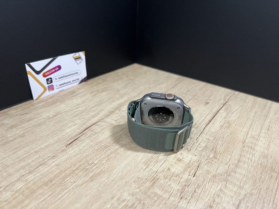 Apple Watch Ultra 49mm Natural Titanium Case Green Alpine Loop Second-