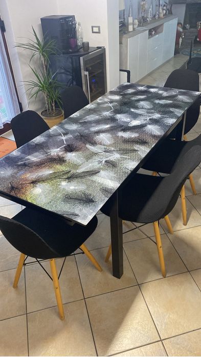 Masa de sticla neagra