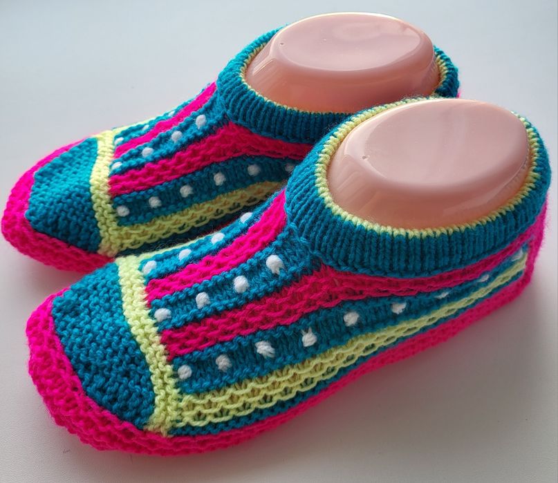 Продам тепленькие вязанные следки.