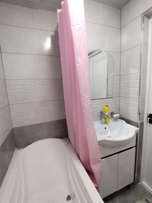 Qizlarga yakkasaroy aeraportni orqasida sheriklikga kvartira bor