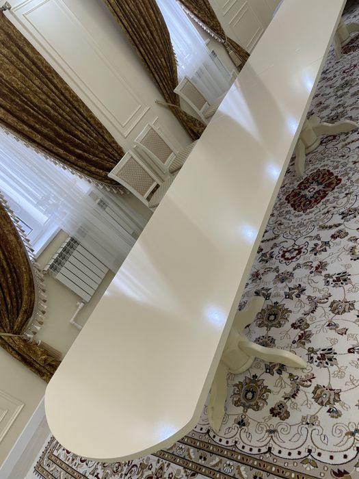 Гостиный стол со стульями 24 шт