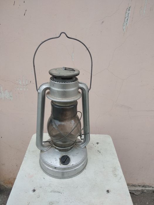 Продам фонарь керосиновый