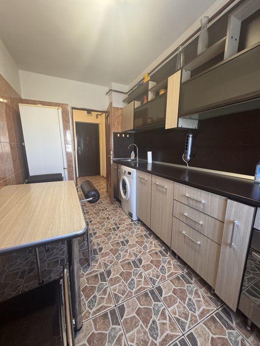 Inchiriez apartament 2 camere in Rm. Valcea, centru