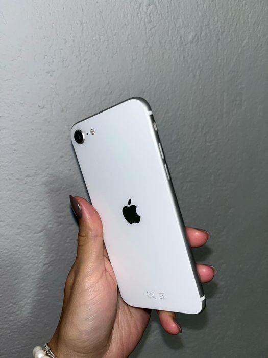 iPhone SE 2020 64гб