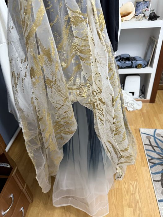 Пышное вечернее платье