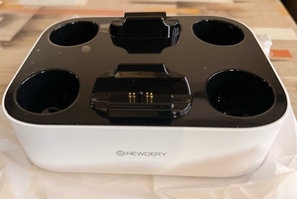 Станция за зареждане на два контролера за PlayStation 5