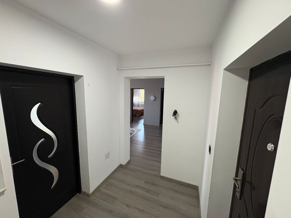 Vând apartament in Criseni
