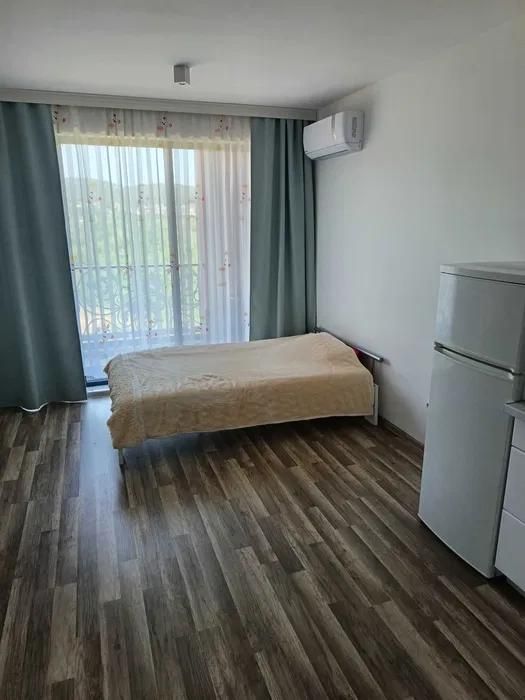 Дава се под наем Едностаен апартамент в к.к. Св.Св. Константин и Елена - 40 кв.м за 332 € - Снимка #3