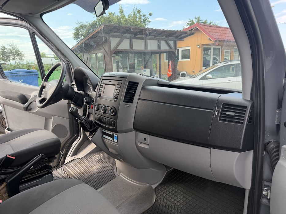 Volkswagen Crafter 2016 2.0TDi Euro 6 8+1 Locuri + Lift Hidraulic *Posibilitate Rate - Avans 0*