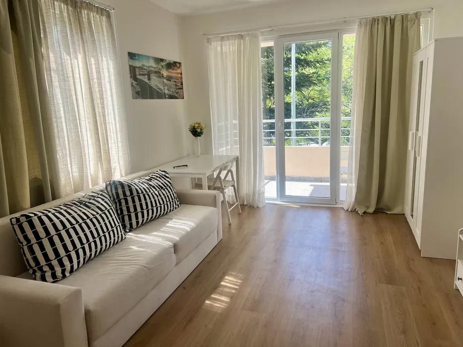 Дава се под наем Тристаен апартамент в Варна, Левски - 70 кв.м за 600 € - Снимка #2