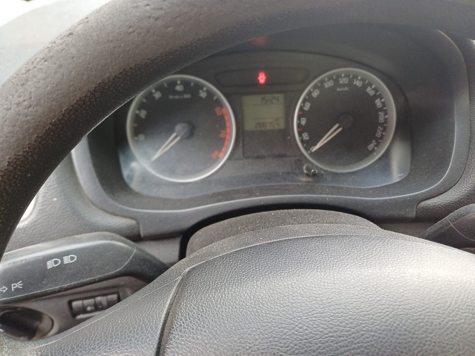 Vând Skoda Fabia