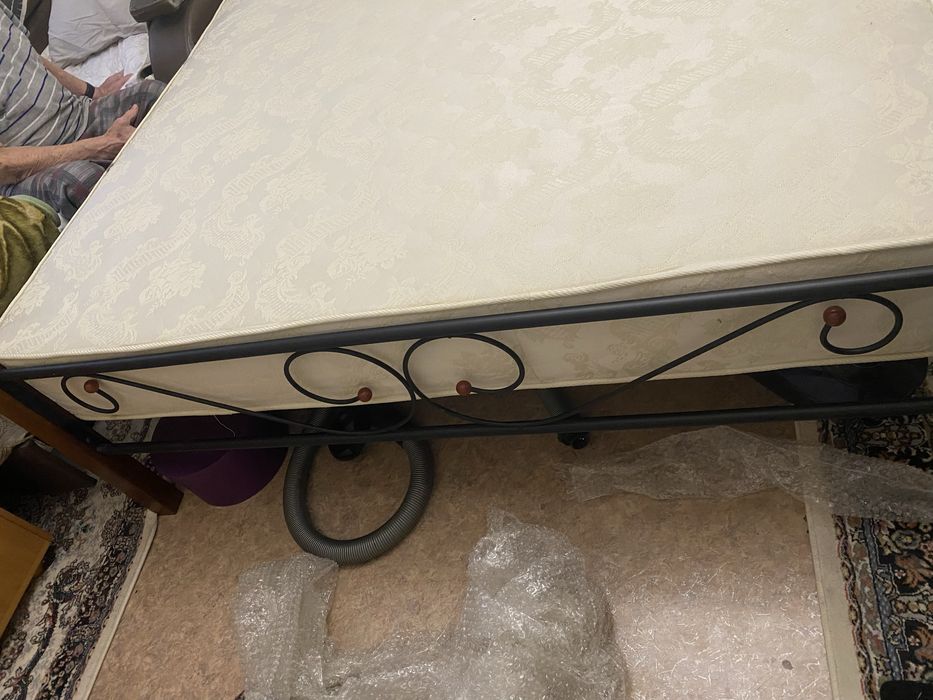 Продам кровать 2х спальная!